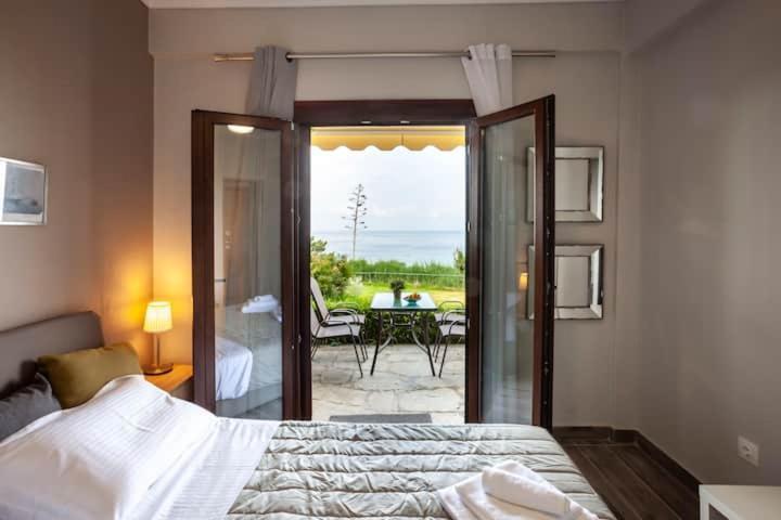 Mola Kaliva Sea View, 100M From The Beach! الغرفة الصورة